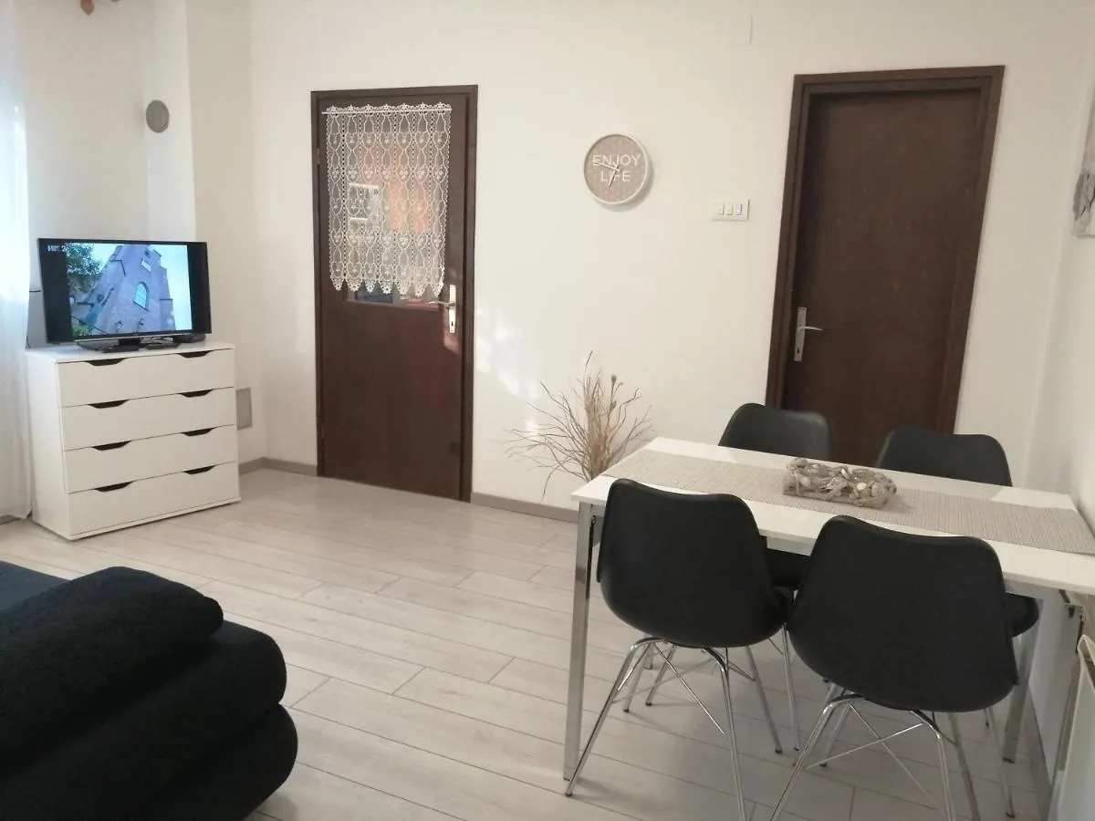 Apartment Irena Jadranovo 0*,  Croatia